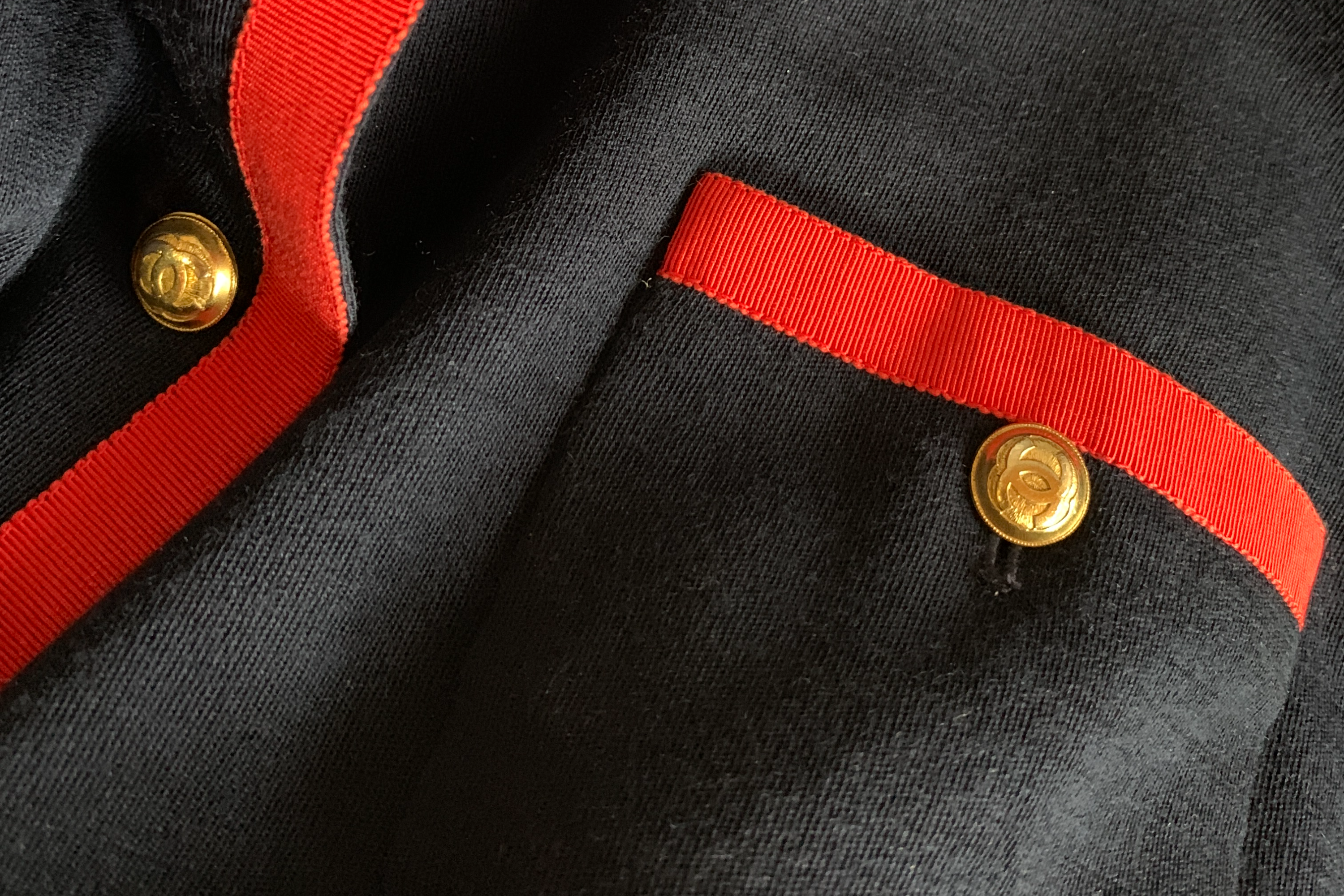 衣服空間： シャネルとジャージー素材